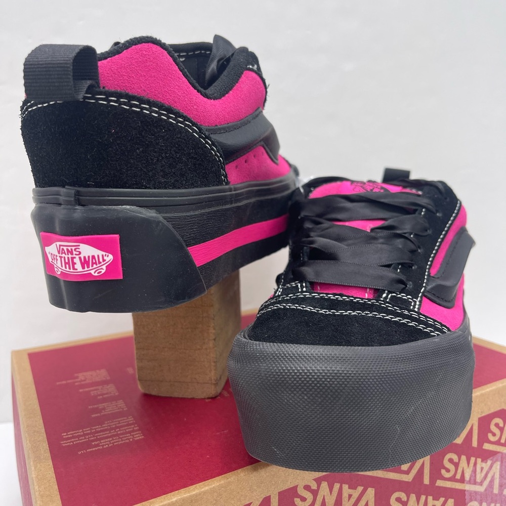 Vans Knu Stack
Vintage Satin Black/Pink
VN000CP6B9P Platform Sneakers - Picture 11 of 16